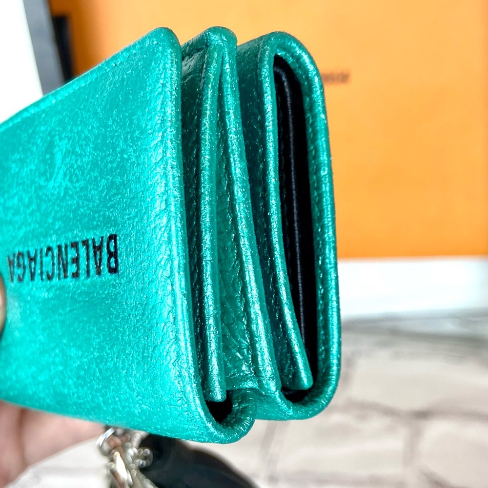 Balenciaga compact Wallet or wristlet in pearlescent green w/ bracelet keychain - Picture 13 of 16